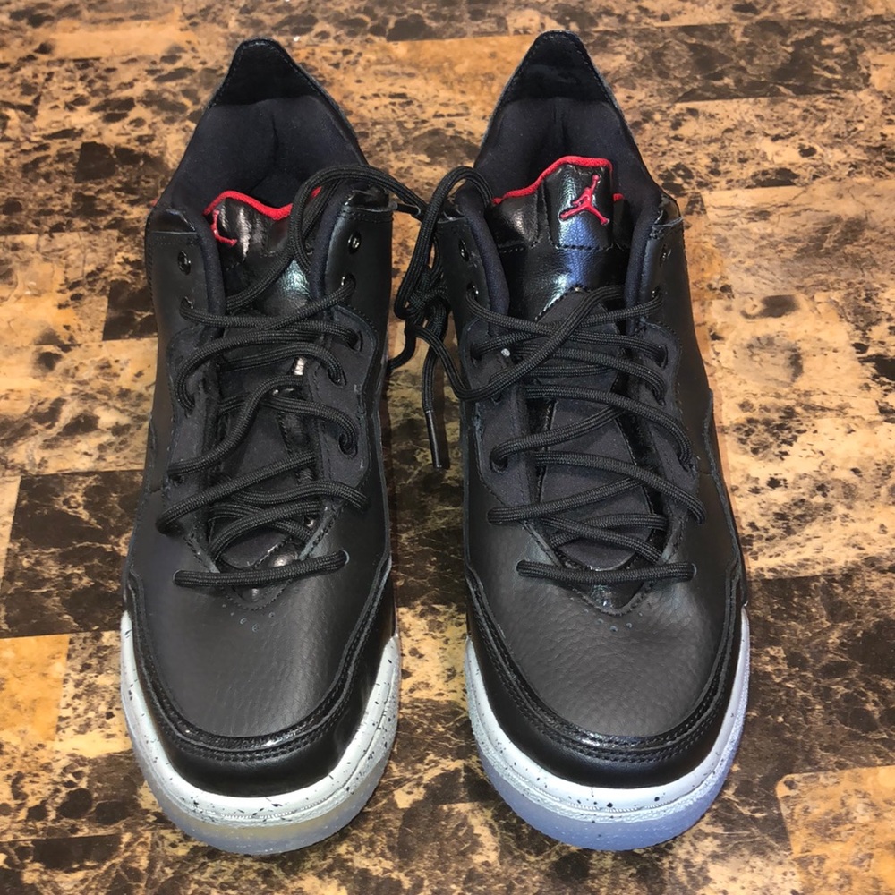 BLACK AND GREY JORDANS SNEAKERS ‼️ SIZE 4Y